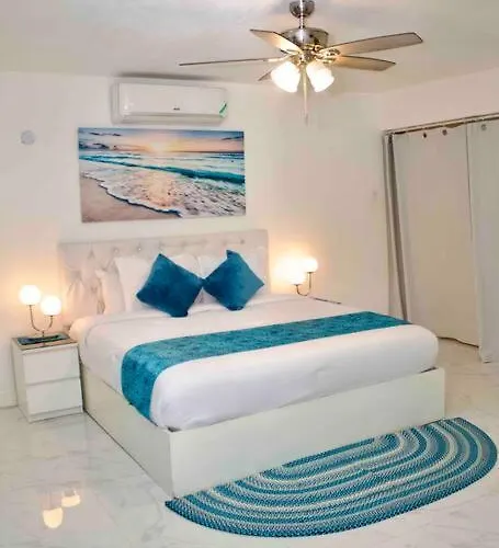 Blue Waters Apartment *